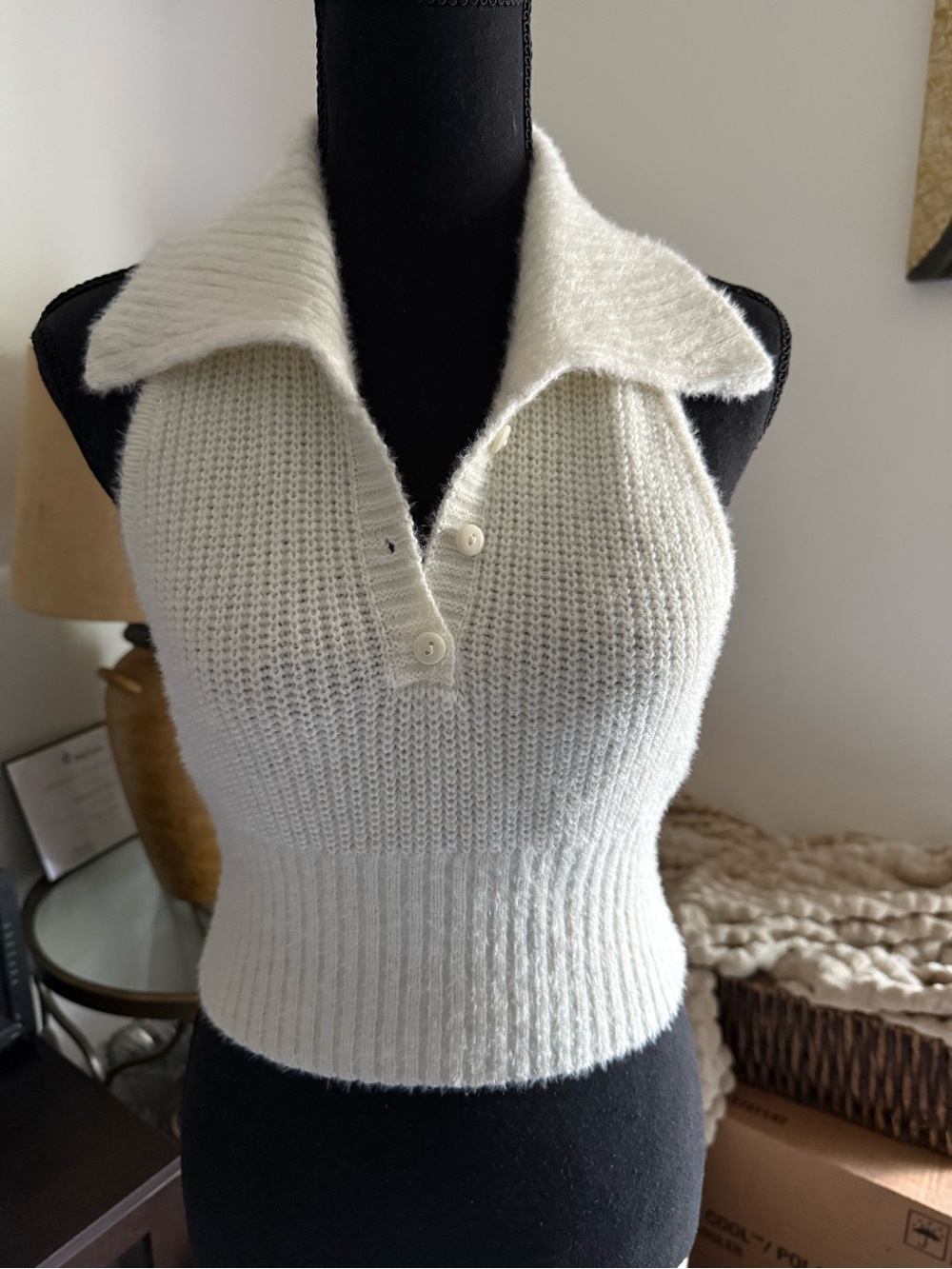 Cropped Ivory Knit Sleeveless Sweater material medium